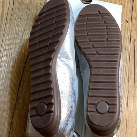 Jenny By Ara - Silver Pearl Leather Flats, Size 9, New - Picture 5 of 7